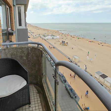 Amazing Apartment In Oostende With House Sea View Exteriör bild
