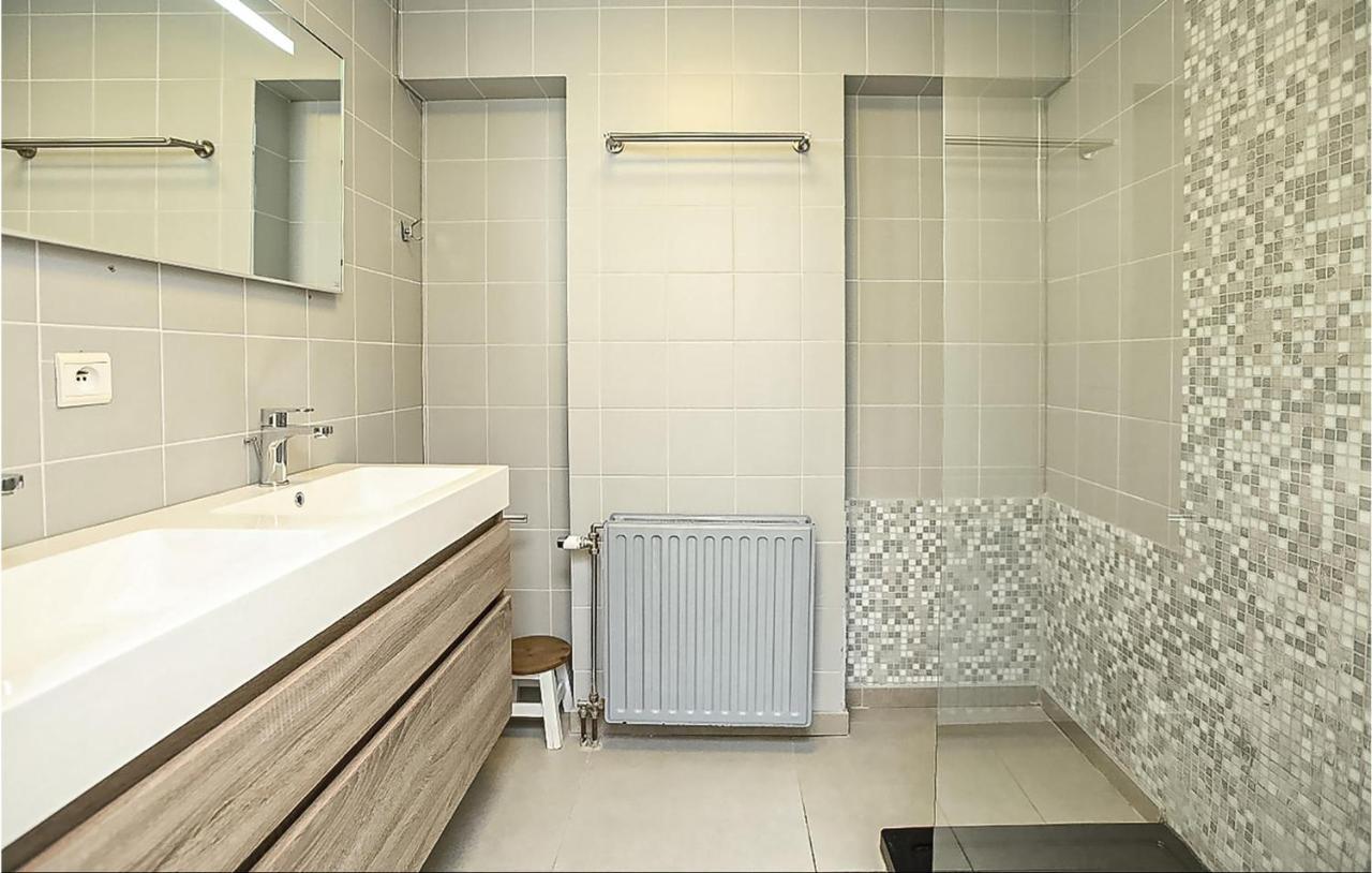 Amazing Apartment In Oostende With House Sea View Exteriör bild